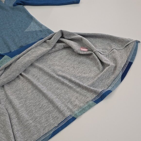 Papa Vancouver Blue Multi Pattern Tunic Top Patch Pockets V Neckline Size M - Picture 9 of 12